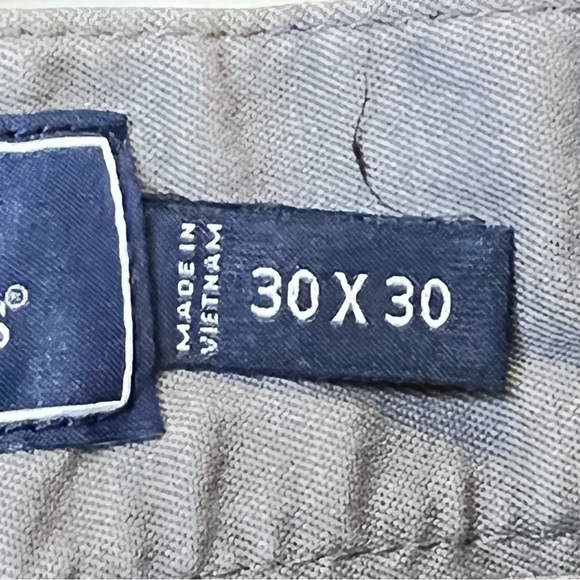 Vineyard Vines Men’s Gray Cotton Khaki Pants 30” X 30” - Picture 7 of 9